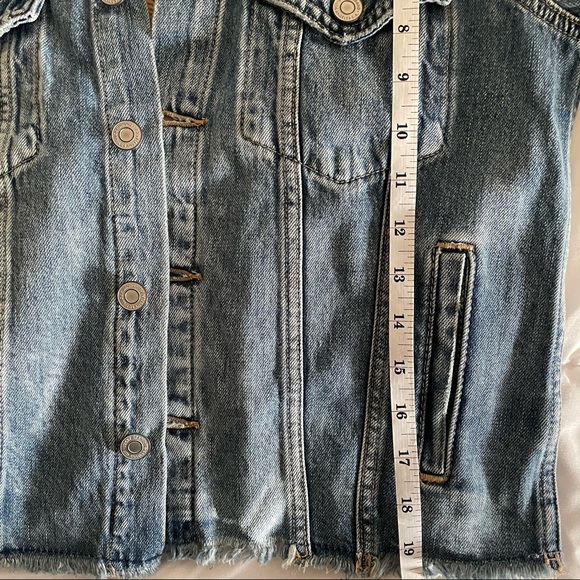 LUCKY BRAND The Tomboy Trucker Jean Jacket - Picture 11 of 12
